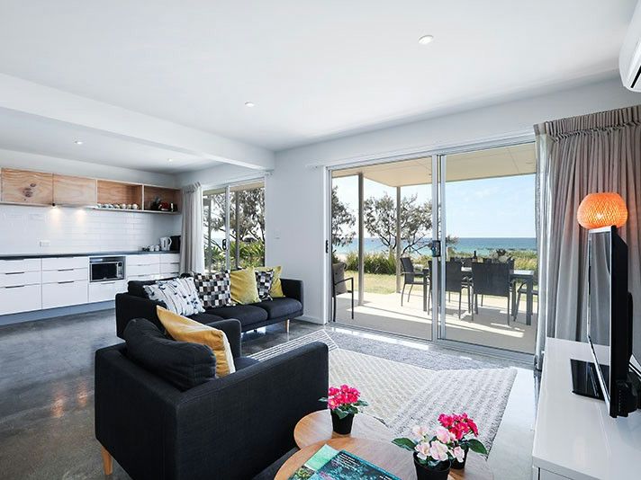 Deluxe Ocean View 3 Bedroom Apartment
